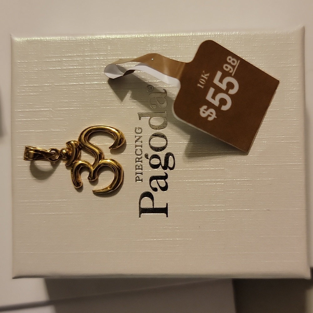 Om gold charm!